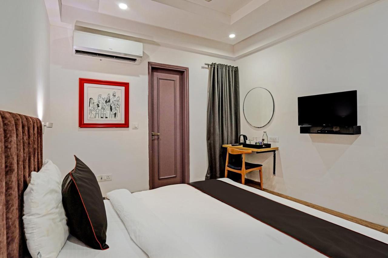 Super Townhouse Sector 57 Near Bestech Central Square Mall Gurgaon Exterior photo