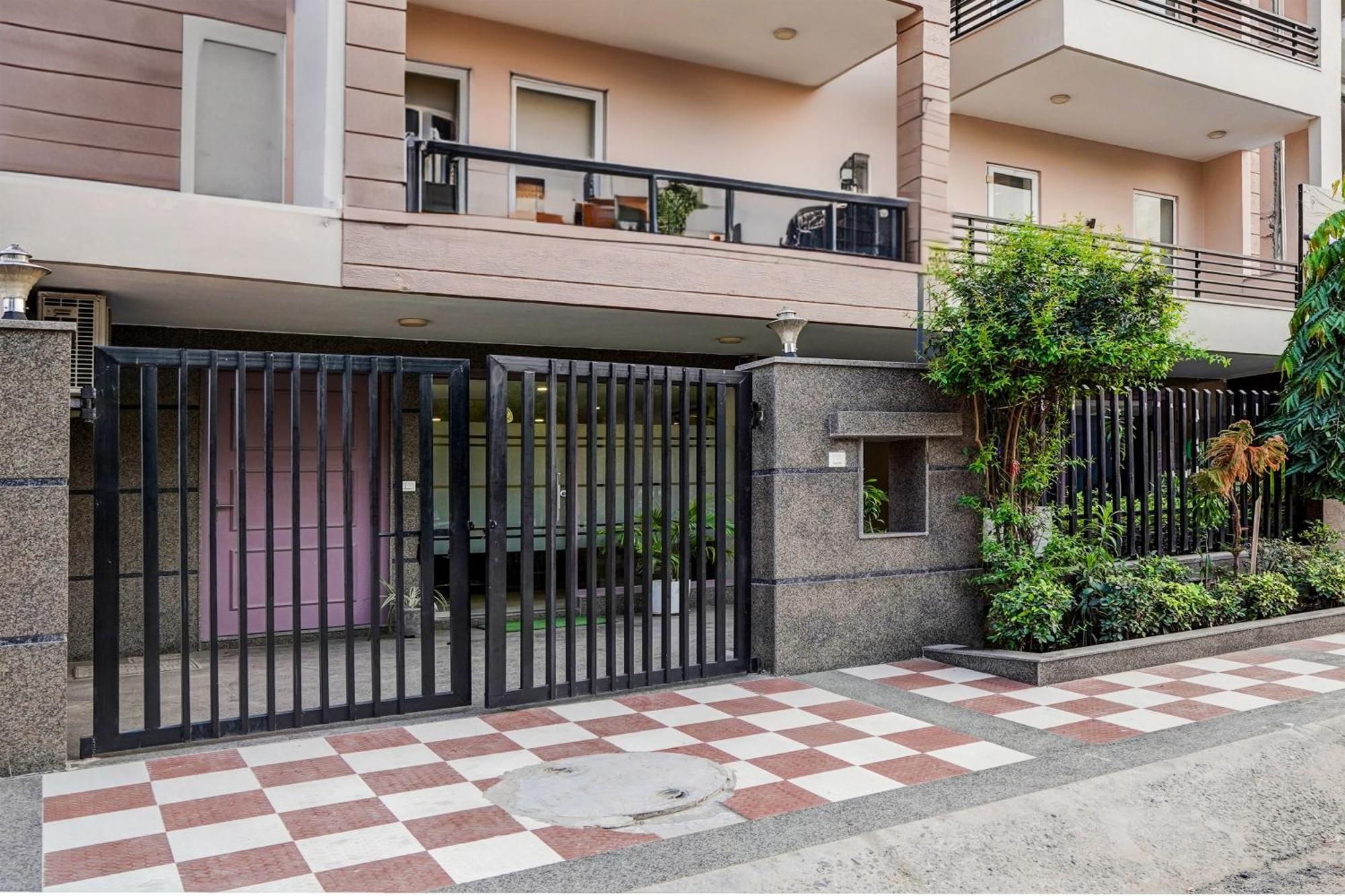 Super Townhouse Sector 57 Near Bestech Central Square Mall Gurgaon Exterior photo