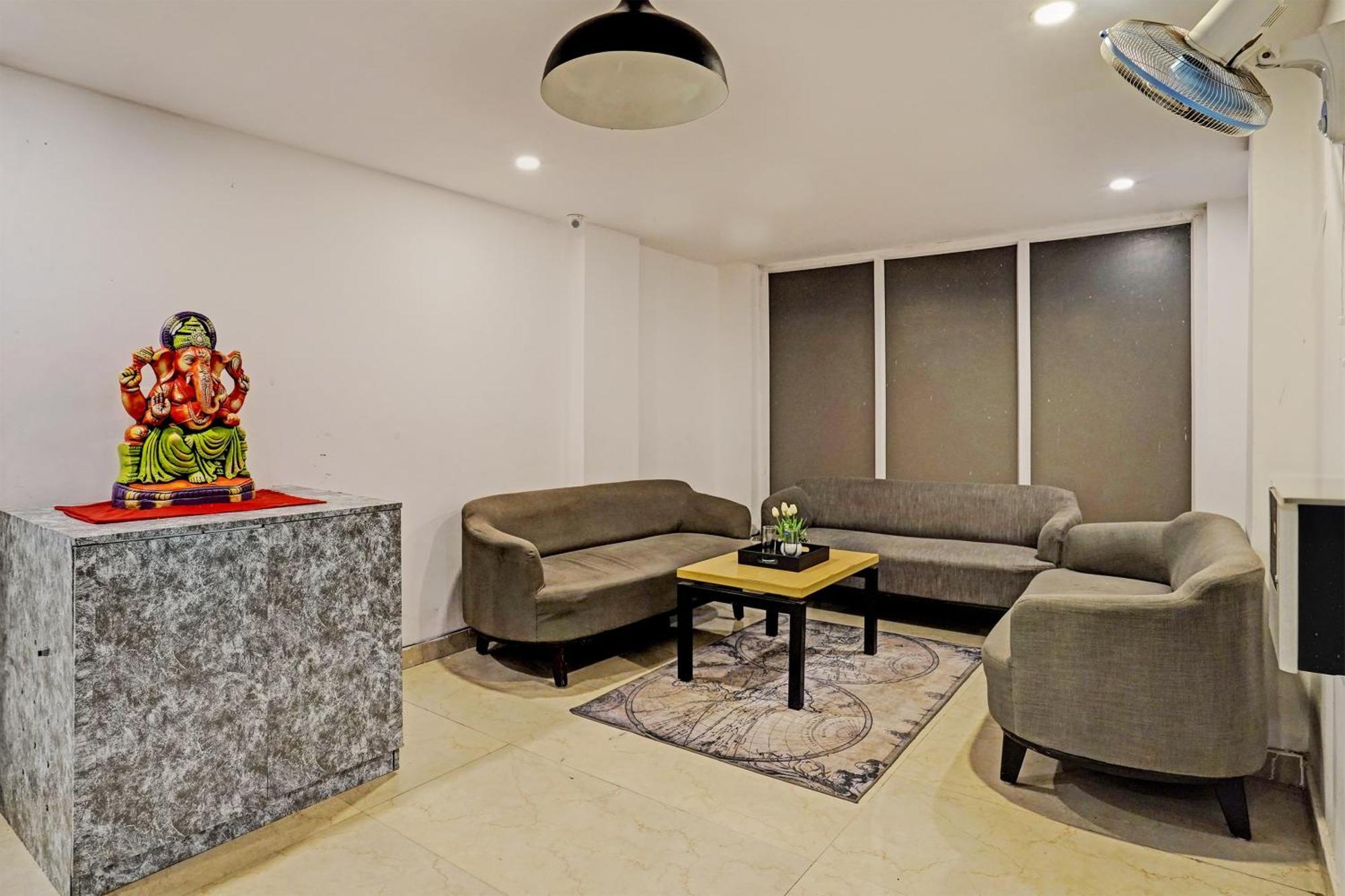 Super Townhouse Sector 57 Near Bestech Central Square Mall Gurgaon Exterior photo