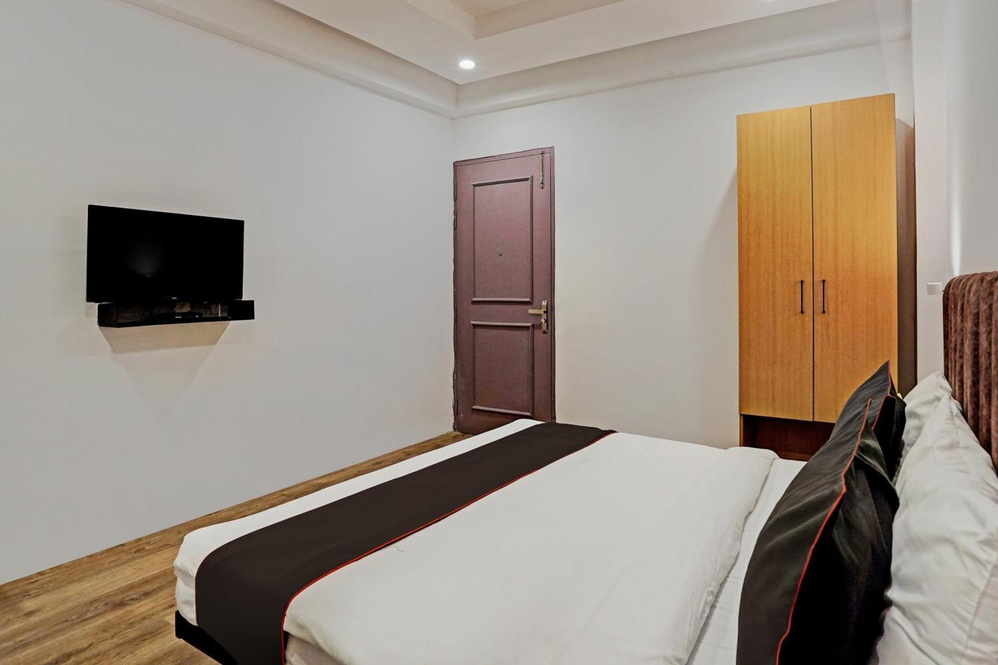 Super Townhouse Sector 57 Near Bestech Central Square Mall Gurgaon Exterior photo